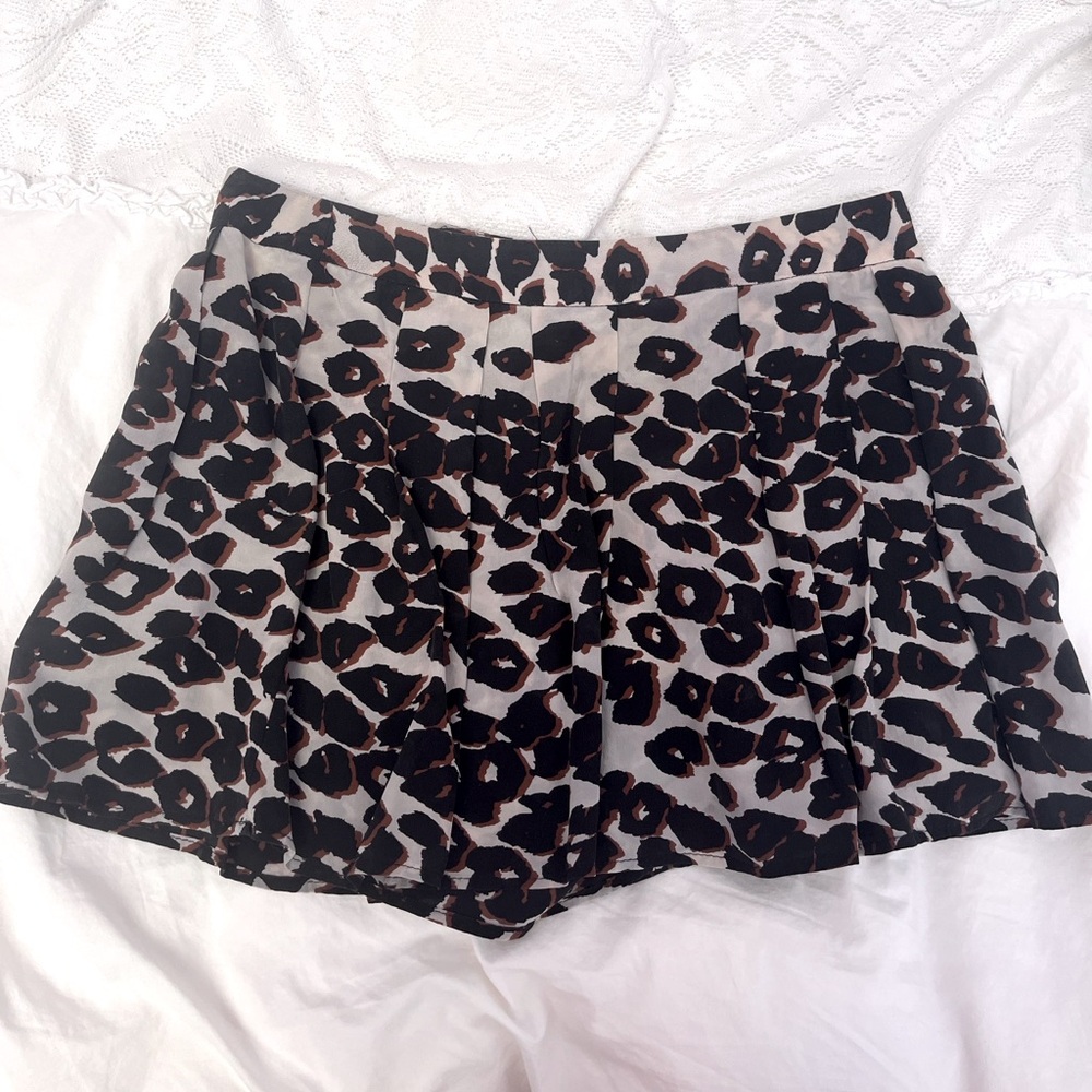 Nanette Lepore silk leopard print skorts —size 2